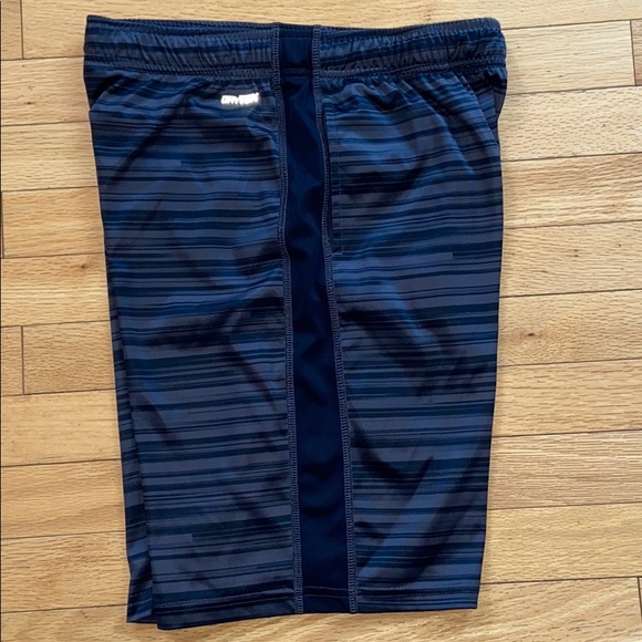 TEK Gear Drytek Elastic Waist Gym Shorts - Picture 5 of 6